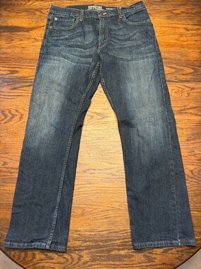 Signature by Levi Strauss Men's Indigo Straight Leg Jeans